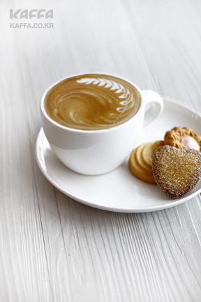 Vanilla Caf’© Latte